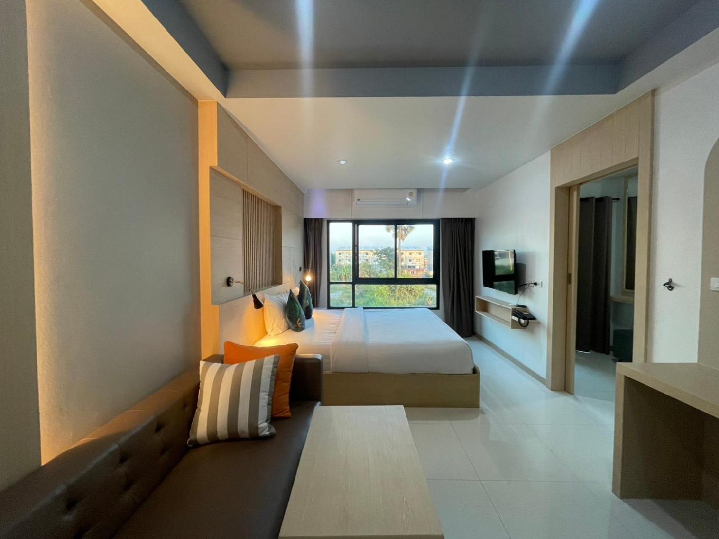 Deluxe King Room